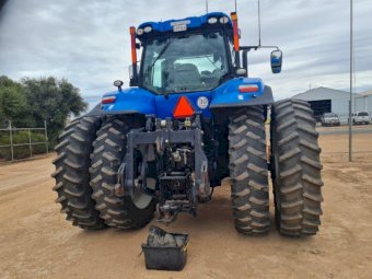 2017 New Holland T8.435 Tractor