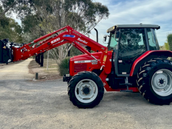 2001 Massey Ferguson 4245 Tractor / Loader