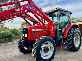 2001 Massey Ferguson 4245 Tractor / Loader