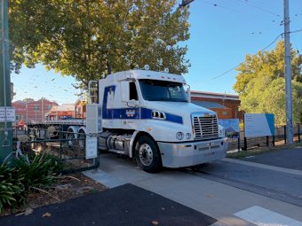 2017 Freightliner CST 112  Prime Mover