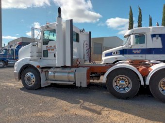 2014 Kenworth T403  Prime Mover
