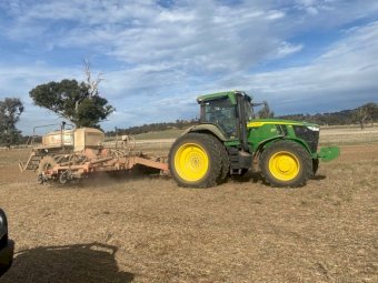 2021 John Deere 7R230 Tractor