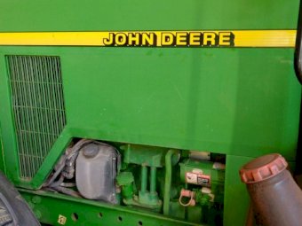 Under Auction - (A247) 2000 John Deere 7710 Tractor 