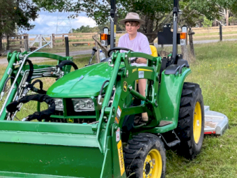2022 John Deere 3038E Tractor