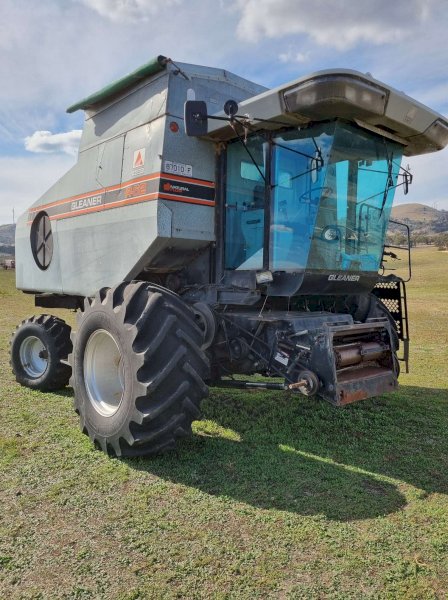 1992 Gleaner R62 with 30Ft Front | Farm Tender