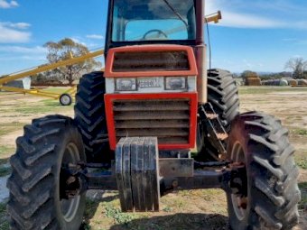 Under Auction - (A248) Case 2294 Tractor 