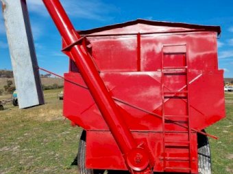 100 Bag Lick Feeder Trailer