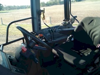 1999 New Holland M100 Tractor