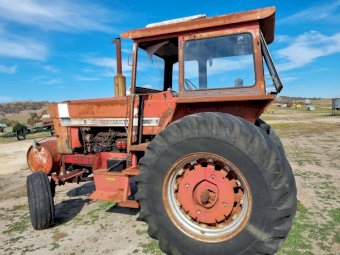 International 866 Tractor | Farm Tender