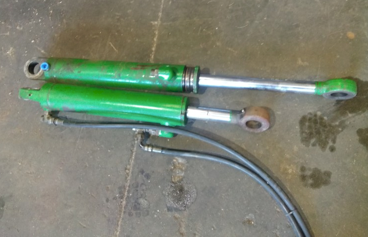 John Deere Steering Rams