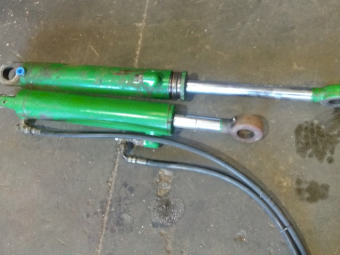 John Deere Steering Rams