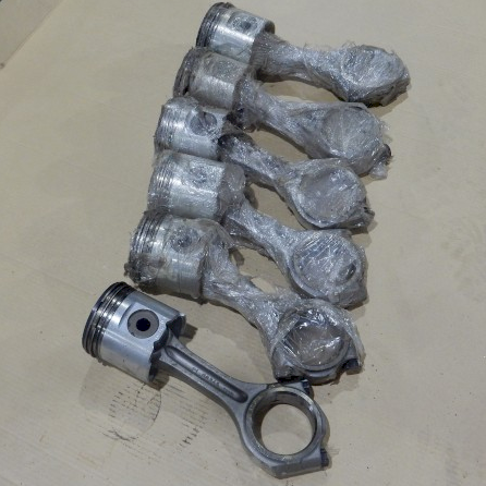 John Deere Pistons and Con Rods x 6