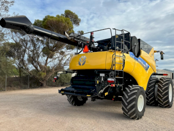 2018 New Holland CR 7.90 Header