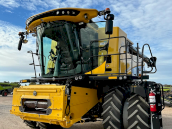 2018 New Holland CR 7.90 Header