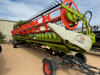 Claas Convio Flex 1230 Front With Trailer