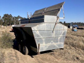3 tonne close grain feeder