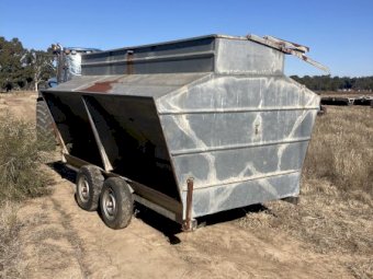 3 tonne close grain feeder