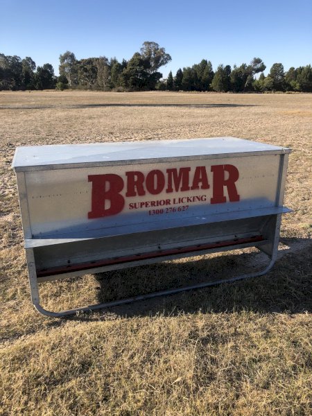 Bromar Sheep Feeder