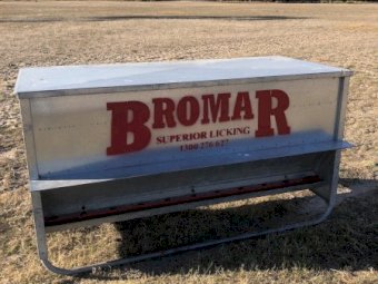 Bromar Sheep Feeder