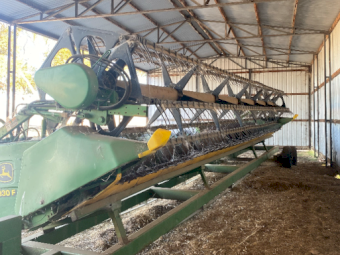 John Deere 930 F 30ft Flex Front on Trailer