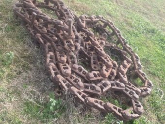 Excavator chain good for raking rocks