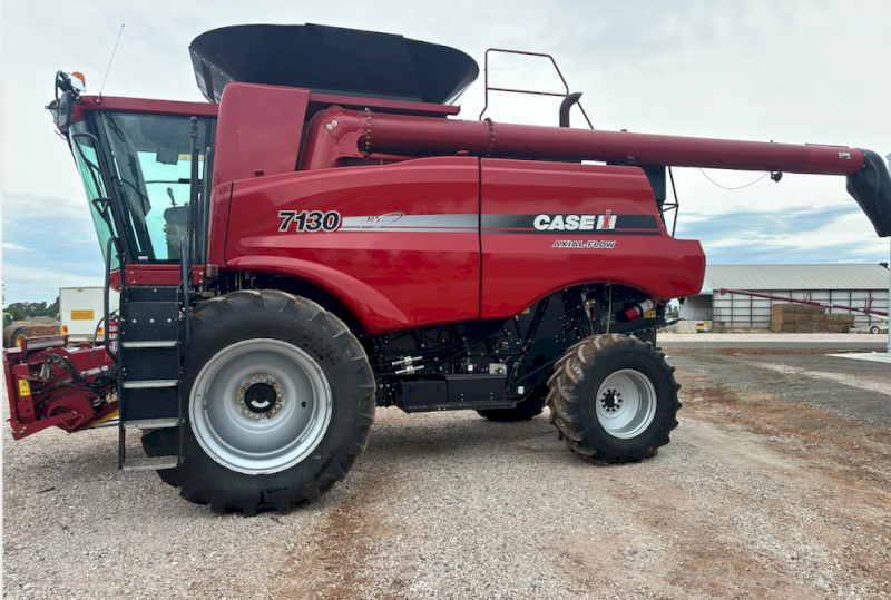 2012 Case IH 7130 Header with 40ft Front and Trailer