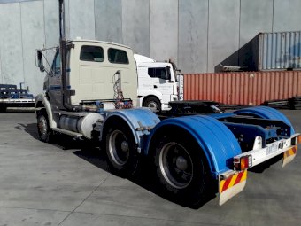 2004 Ford Sterling LT9500