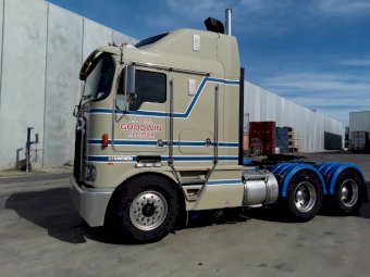 2005 Kenworth K104 | Farm Tender