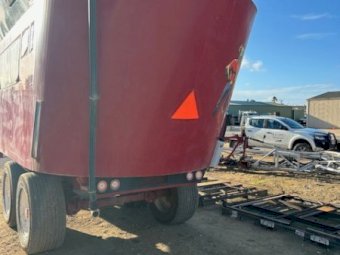 Under Auction - 2020 Jaylor 5850HD Feed Mixer 