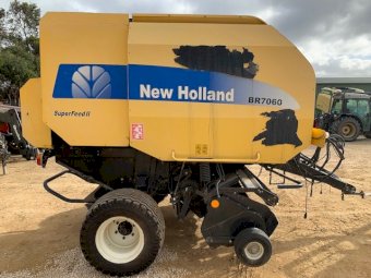 Under Auction - New Holland BR7060 