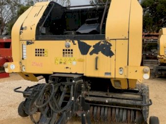 Under Auction - New Holland BR7060 