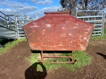 Under Auction - (A249) 2MT Cattle Feeder 