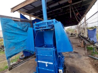 BHB Hydraulic Wool Press