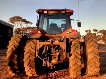 1996 New Holland G210