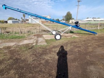 Grain Auger  : 34 Feet  X 7 Inch