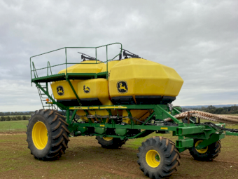 2021 John Deere 1910 Triple Bin Air Cart
