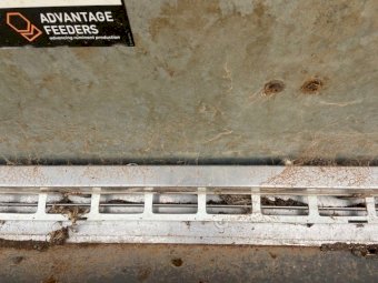 2 x Advantage 3800 HD Feeders