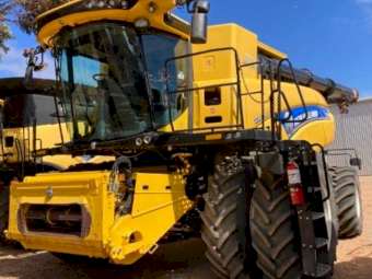 2019 NH CR8.90 & MacDon FD145