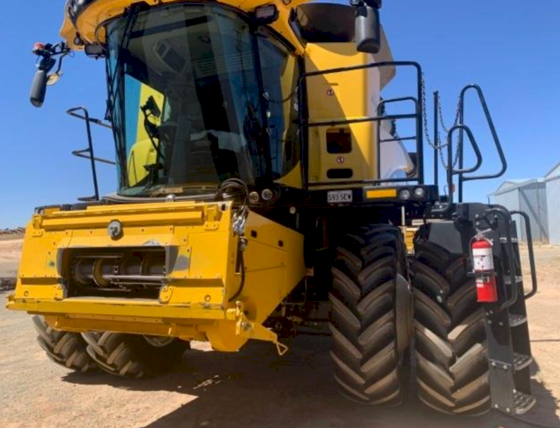 2018 NEW HOLLAND CR7.90 HEADER WITH 40' CNH 840CD RIGID DRAPER