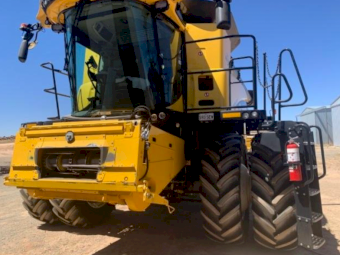 2018 NEW HOLLAND CR7.90 HEADER WITH 40' CNH 840CD RIGID DRAPER