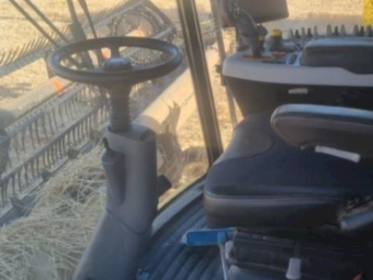 2016 NH CR8.90 Combine with 40' 840 CD FRONT