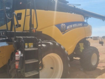 2016 NH CR8.90 Combine with 40' 840 CD FRONT