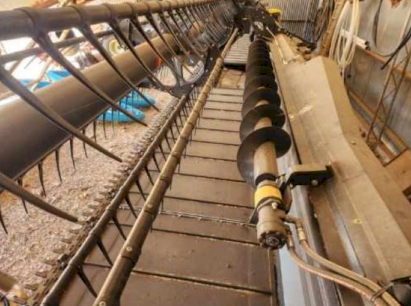 2009 NEW HOLLAND 35' 83C (MacDon D60)