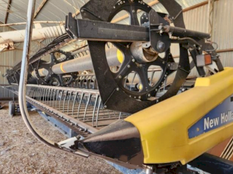 2009 NEW HOLLAND 35' 83C (MacDon D60)