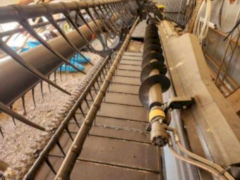 2009 NEW HOLLAND 35' 83C (MacDon D60)