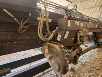 2009 NEW HOLLAND 35' 83C (MacDon D60)