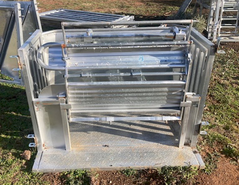 Steel Save Sheep Handler