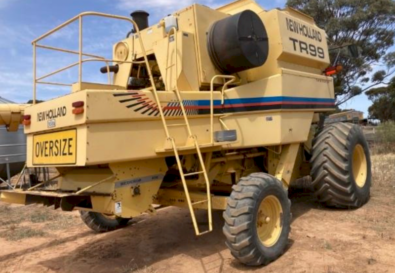 1999 NEW HOLLAND TR99 994 HONEY BEE FRONT