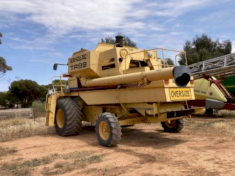 1999 NEW HOLLAND TR99 994 HONEY BEE FRONT