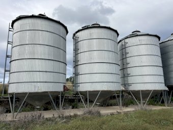 40 tonne Silos x 3